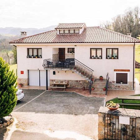 Apartamentos La Cortina Onís Eksteriør billede