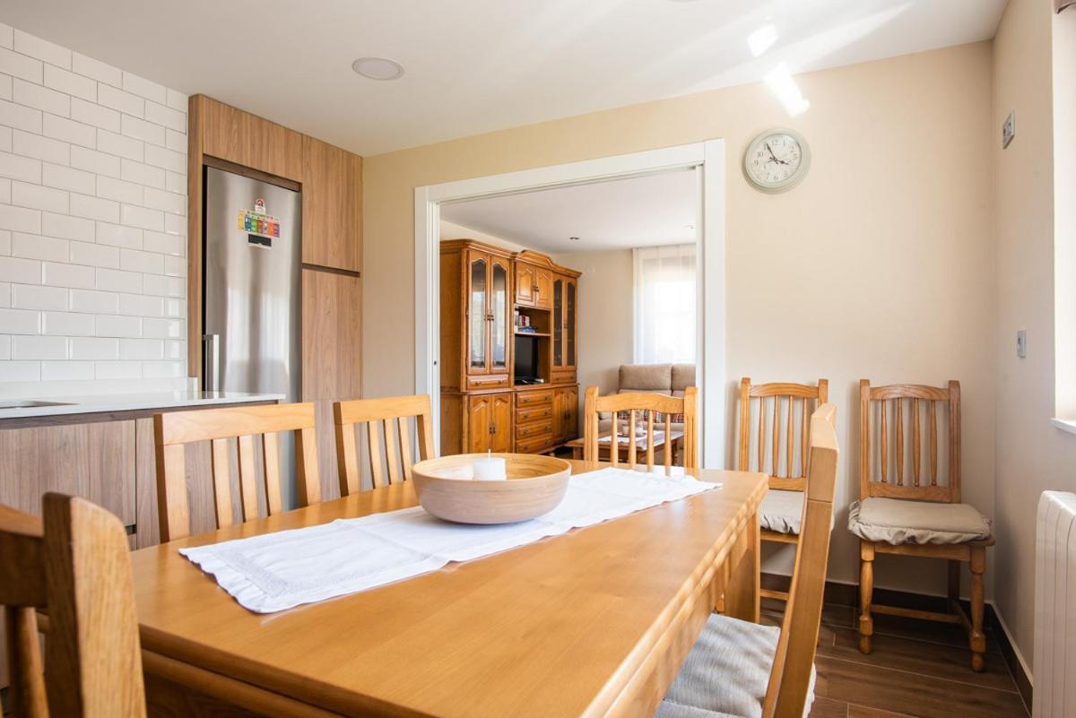 Apartamentos La Cortina Onís Eksteriør billede