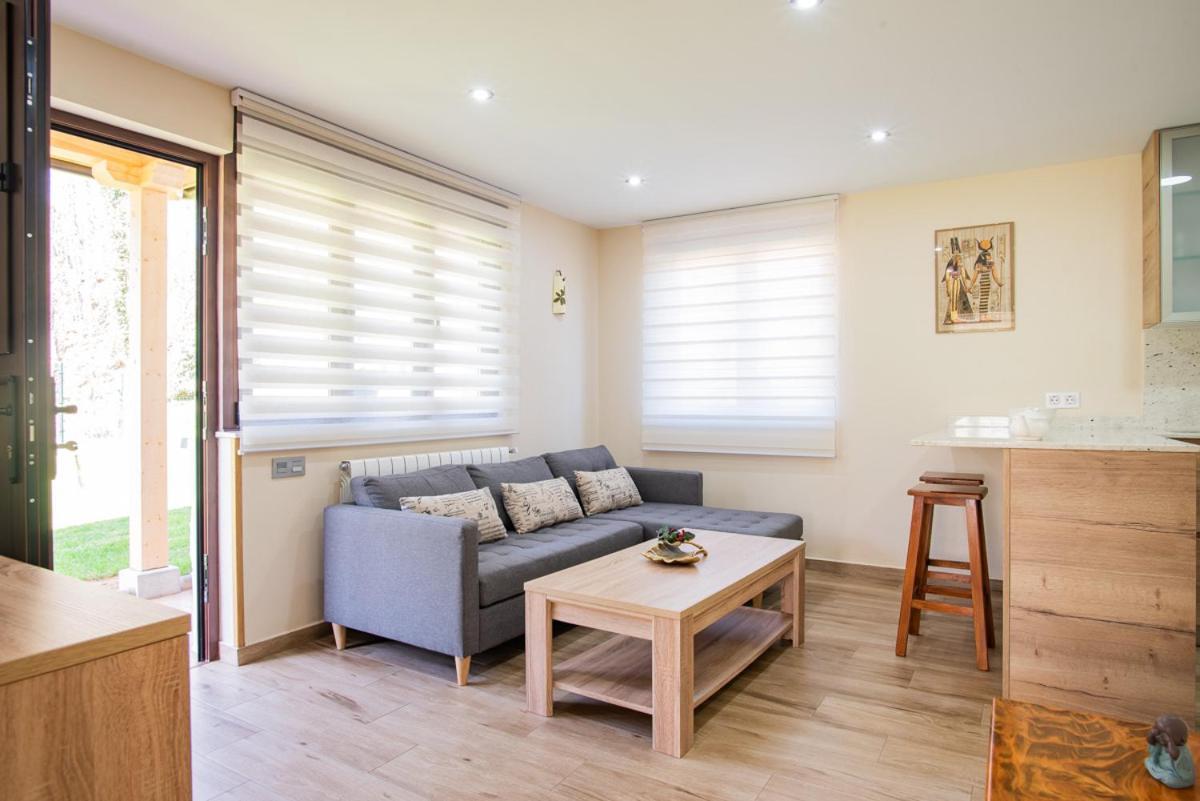 Apartamentos La Cortina Onís Eksteriør billede