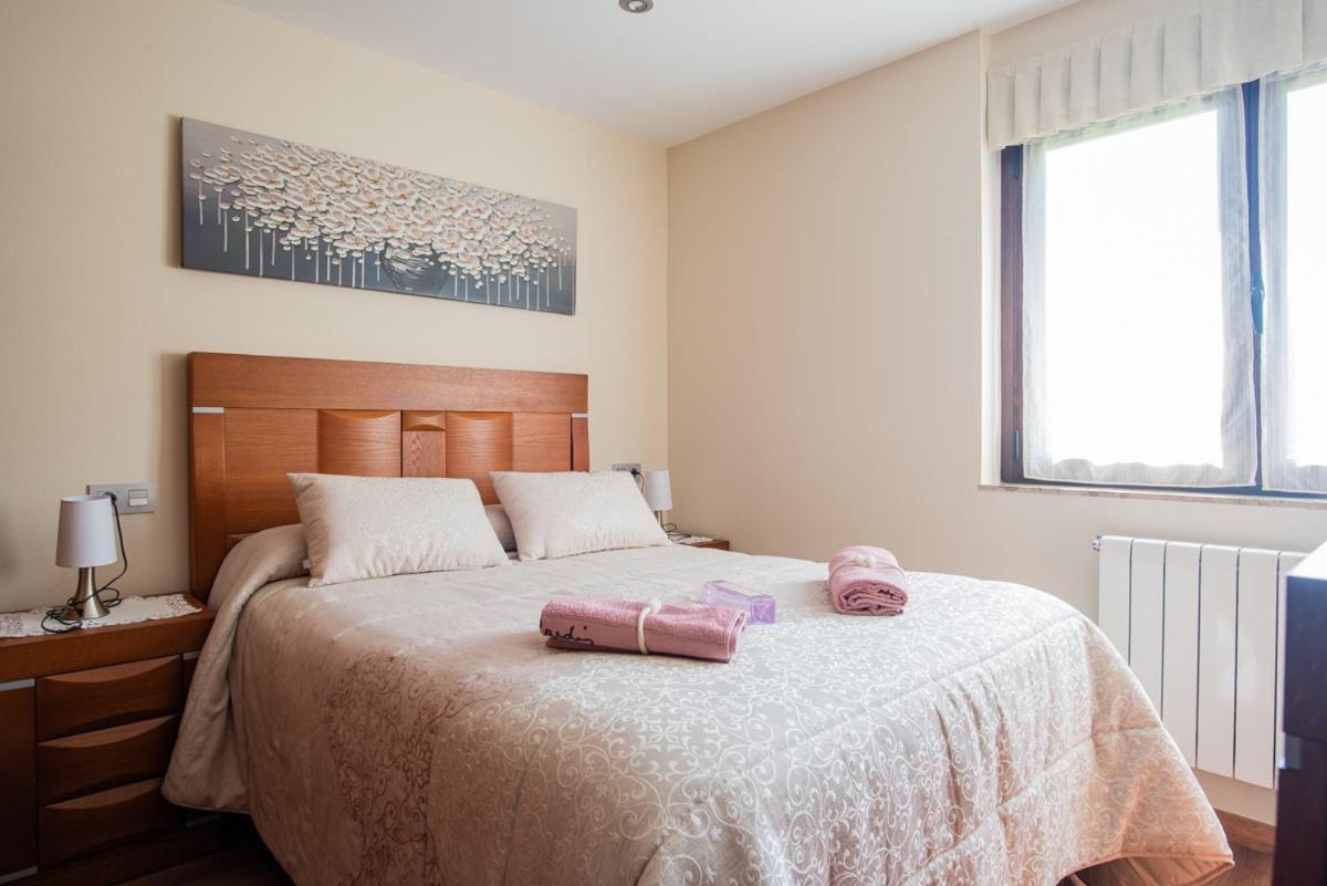 Apartamentos La Cortina Onís Eksteriør billede