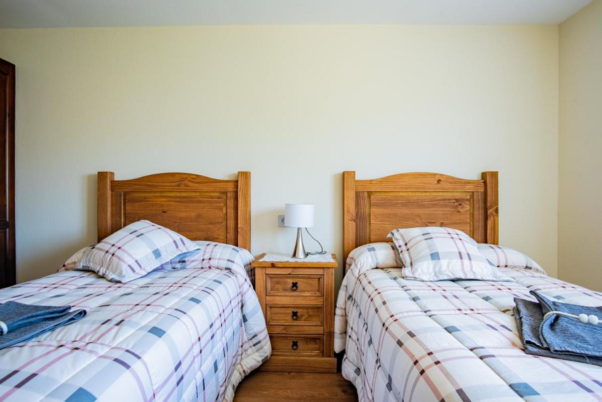 Apartamentos La Cortina Onís Eksteriør billede