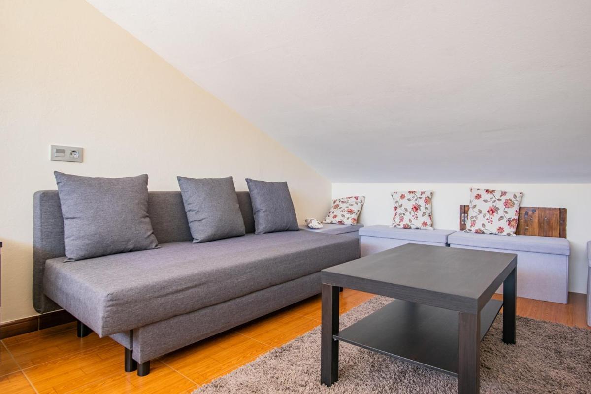 Apartamentos La Cortina Onís Eksteriør billede