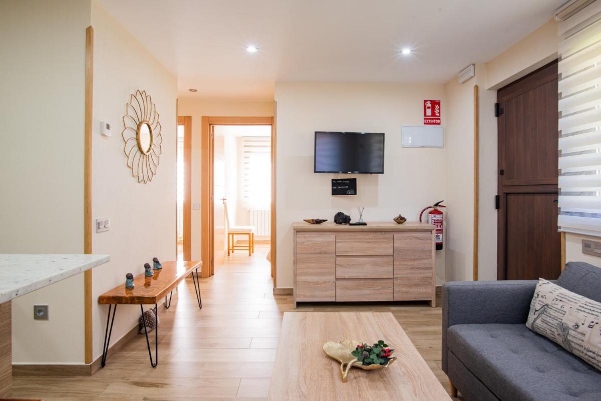 Apartamentos La Cortina Onís Eksteriør billede
