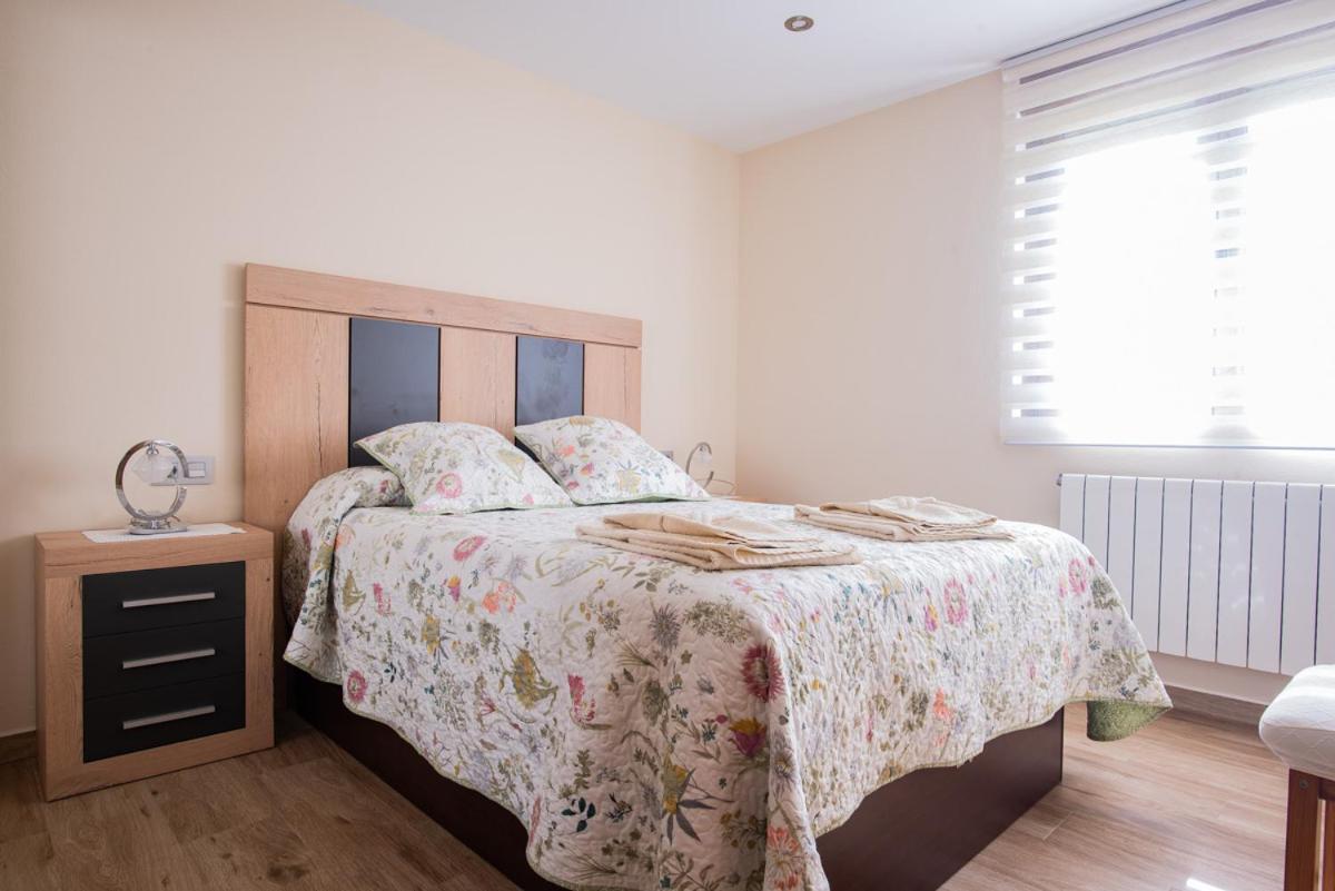 Apartamentos La Cortina Onís Eksteriør billede